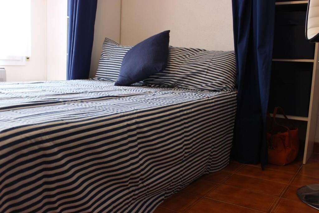 Luxury 4 Bed Apartment On Coastal Footpath At Cap Ras Llança Exterior foto