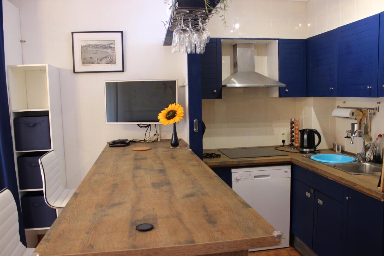 Luxury 4 Bed Apartment On Coastal Footpath At Cap Ras Llança Exterior foto